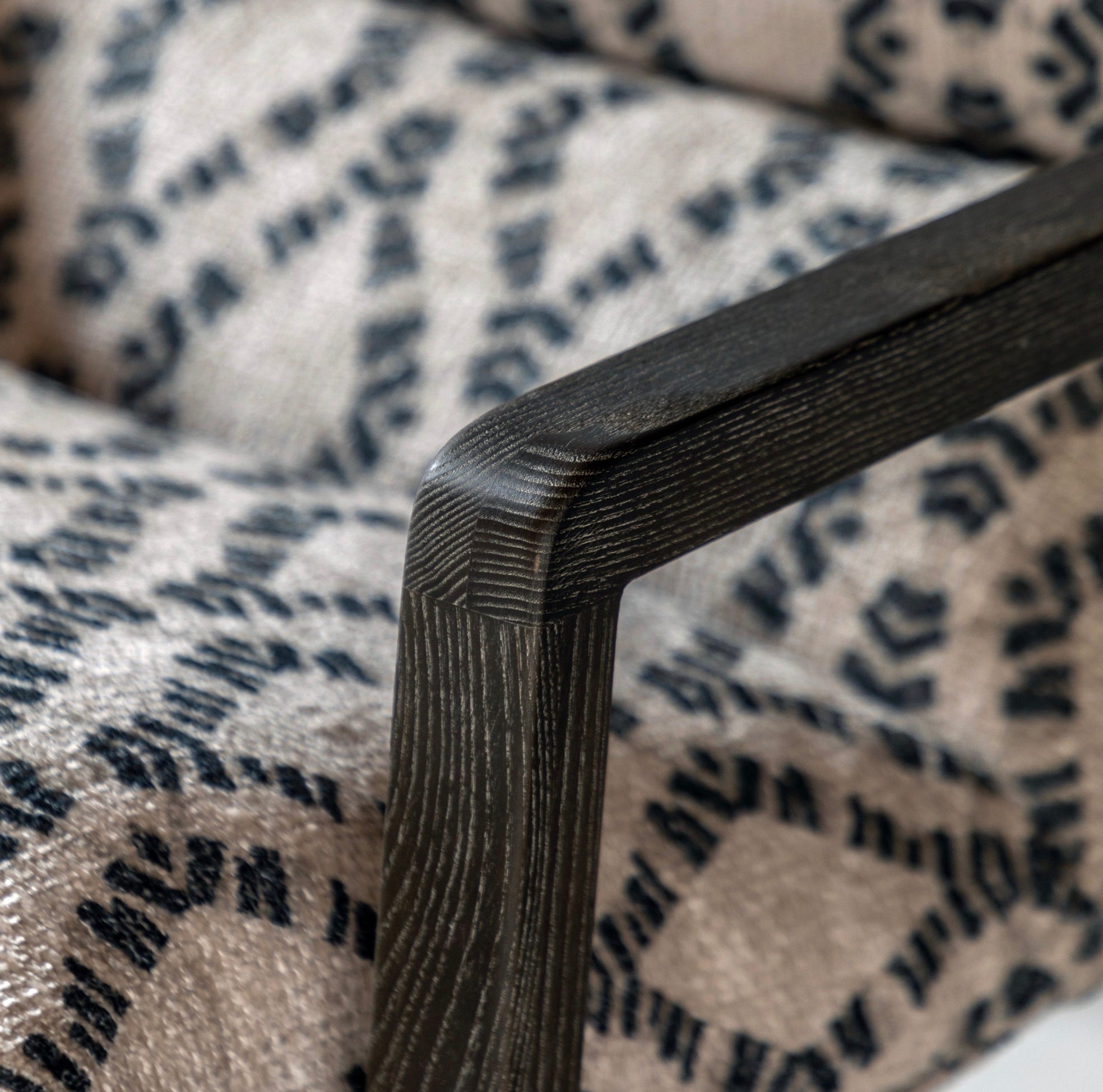 Buriza Arm Chair - Diamond