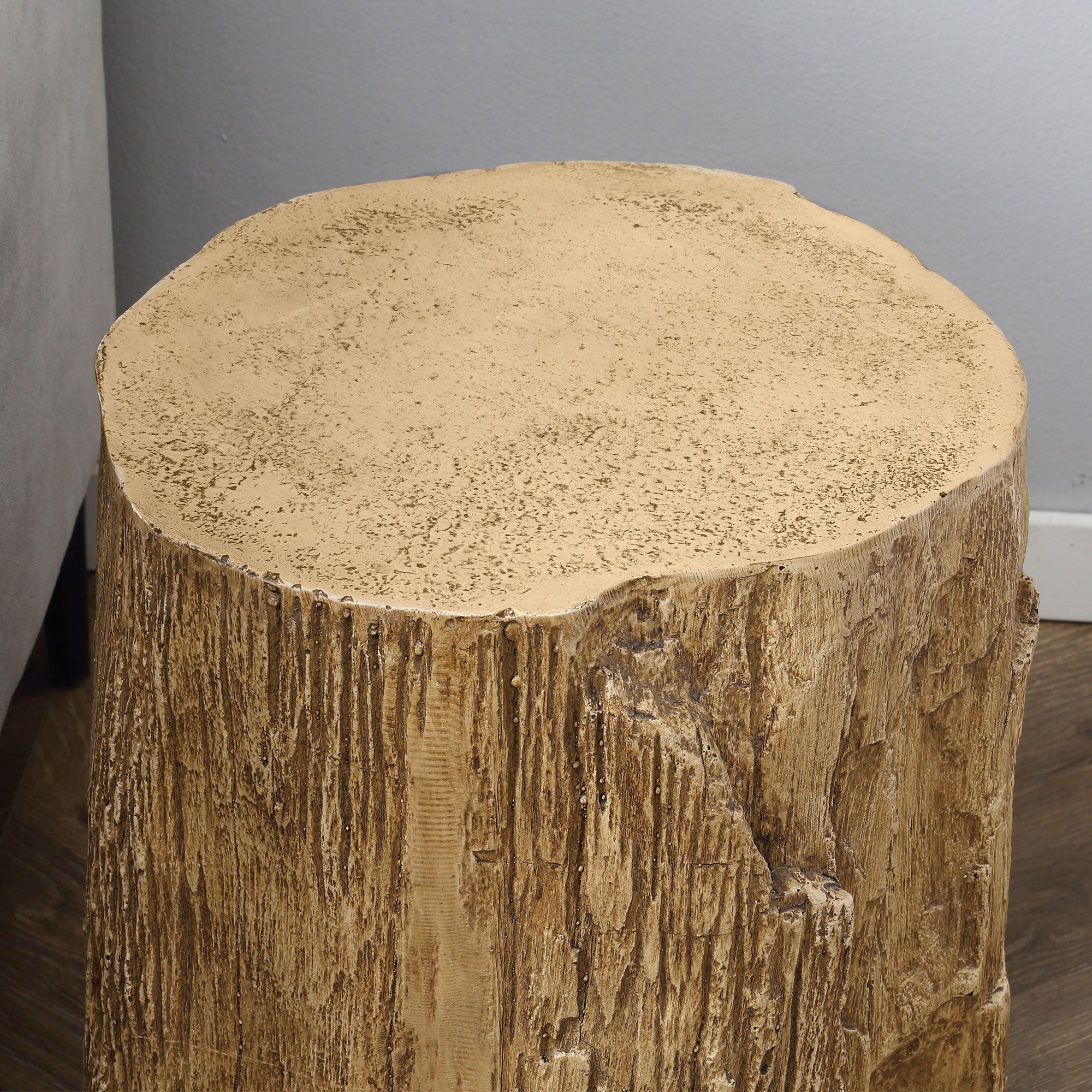HOMCOM Tree Stump End Table, Round Concrete Side Table for Indoor and Outdoor Use, Natural Wood Effect