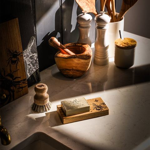 Bee Oak Soap Dish & Soap Set