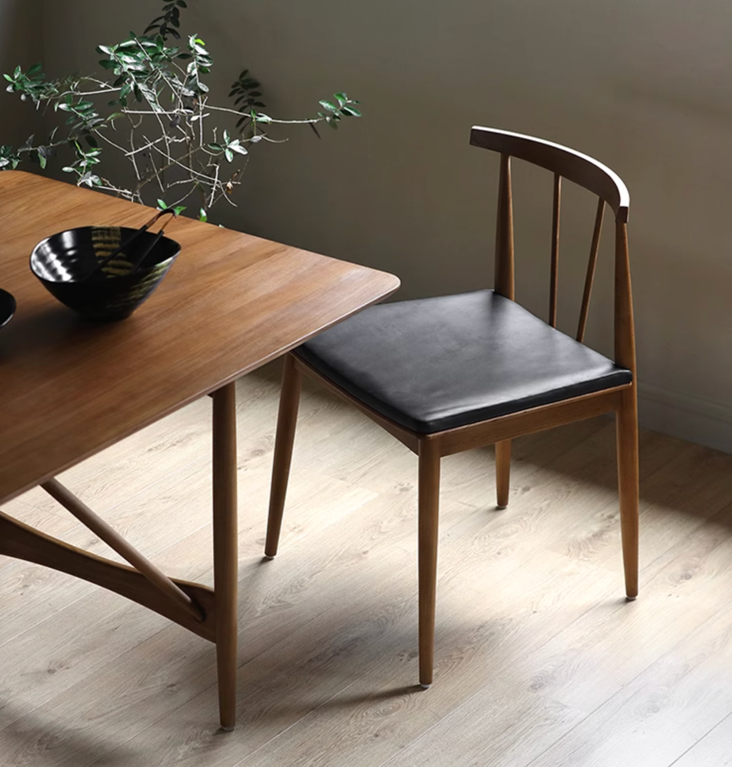 Wyatt Dining Chair, Balck｜ DC Concept