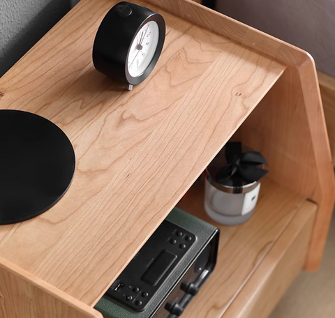 Devin Bedside Table, Solid Wood｜ DC Concept