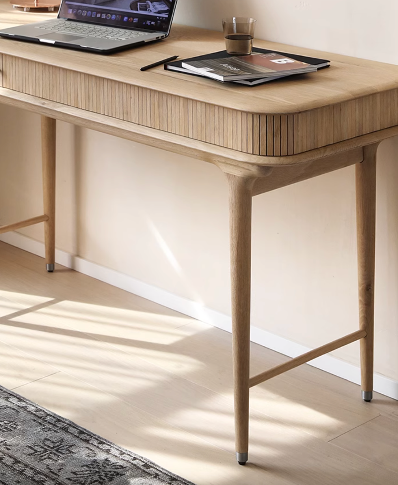 Hermosa E10 Office Desk｜ DC Concept