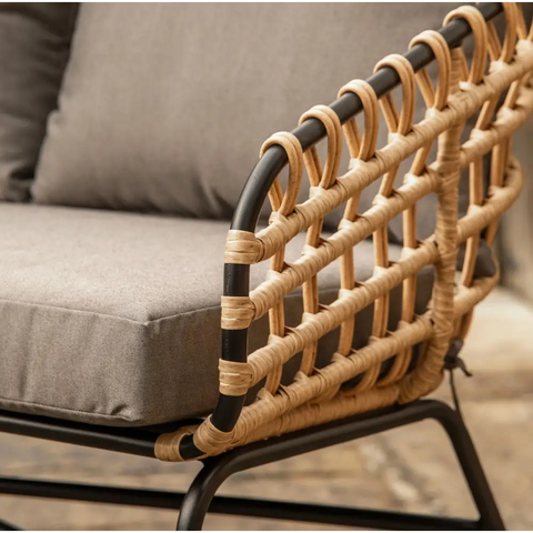 Antigua Lounge Set - outdoor table and chairs