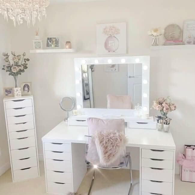 White vanity with illuminated hollywood mirror 100x80cm and multiple drawers for stylish makeup setup