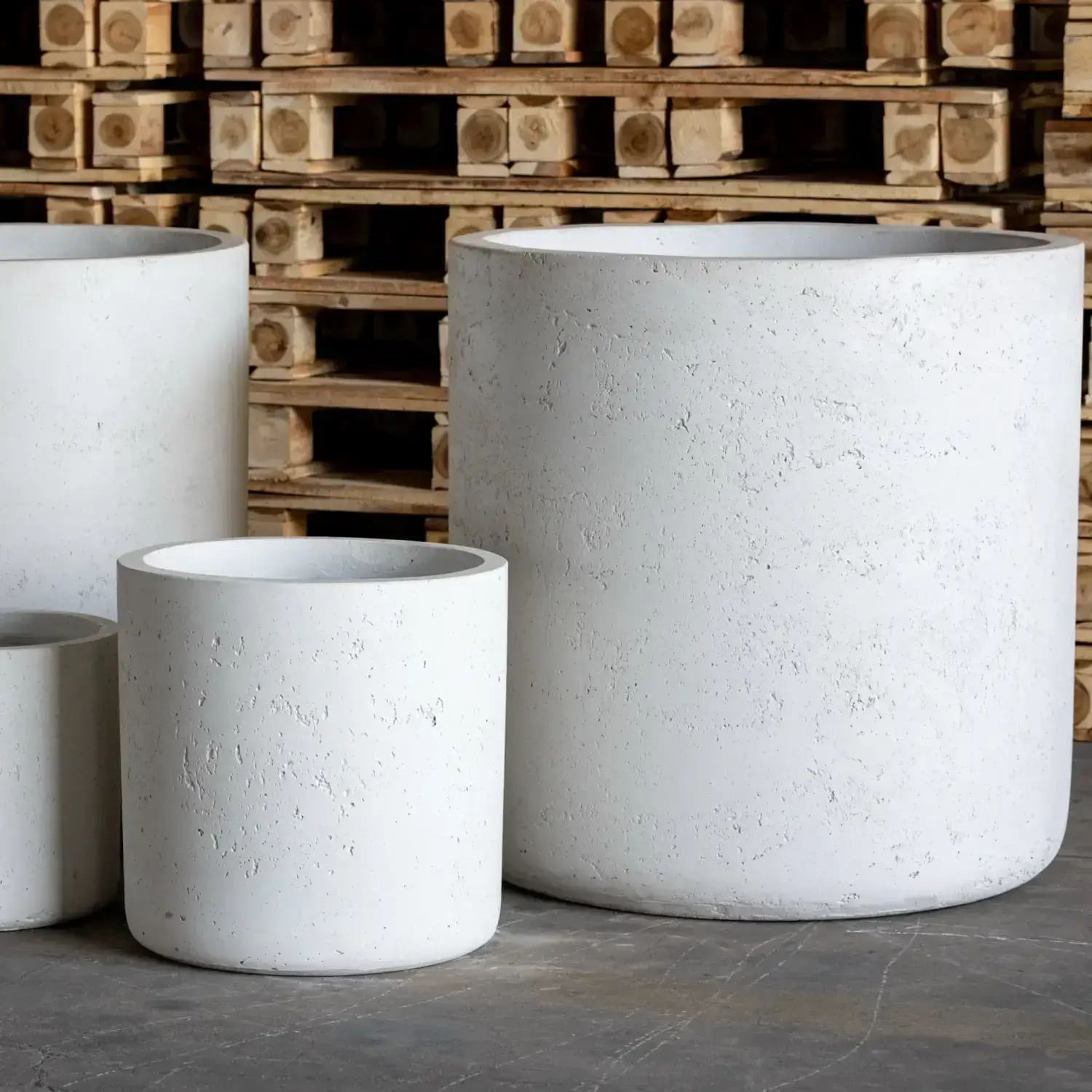 Aurella | White Mist – 20cm Medium Concrete Cylinder Planter – 4L Round Plant Pot
