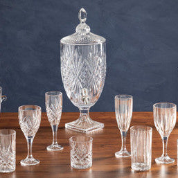 Beaufort set crystal large decanter with matching lid and ornate base perfect for serving drinks with large tumblers