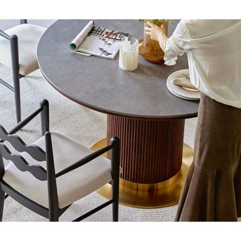 Bek Round Dining Table, Brown｜ DC Concept