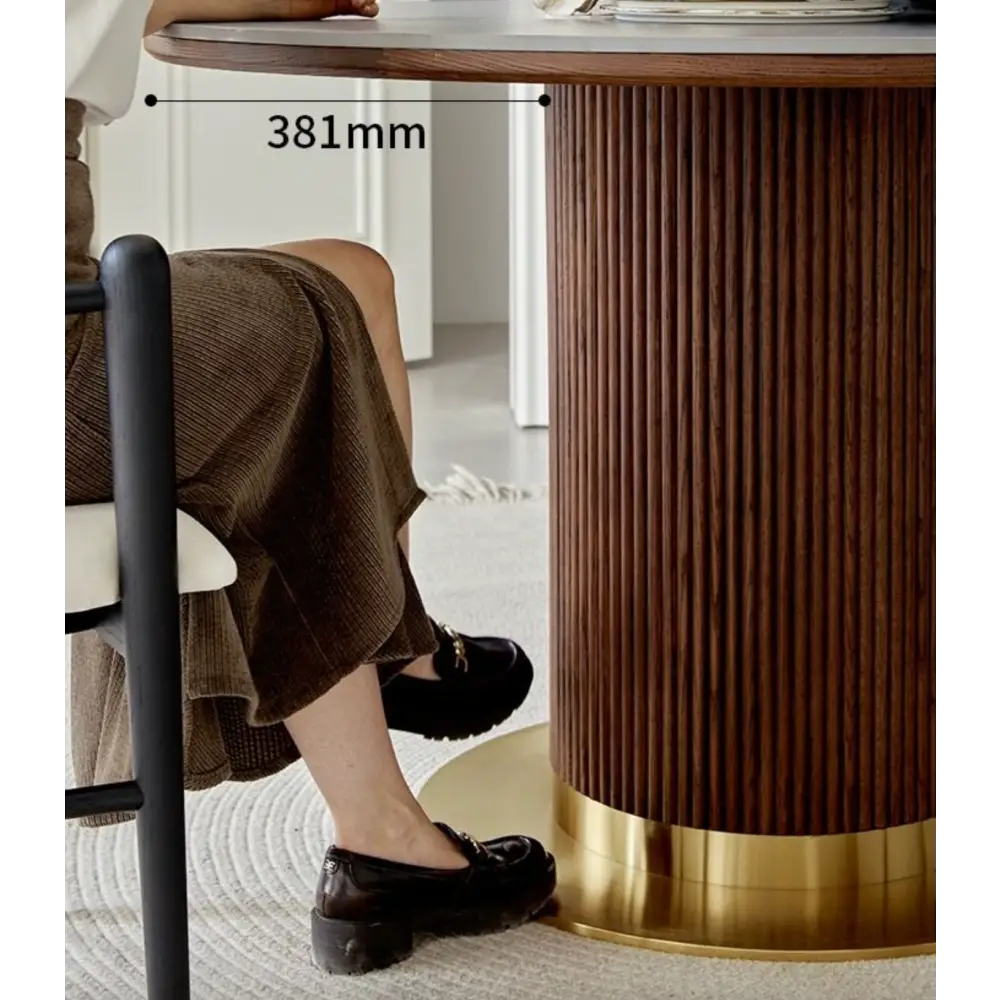 Bek Round Dining Table, Brown｜ DC Concept