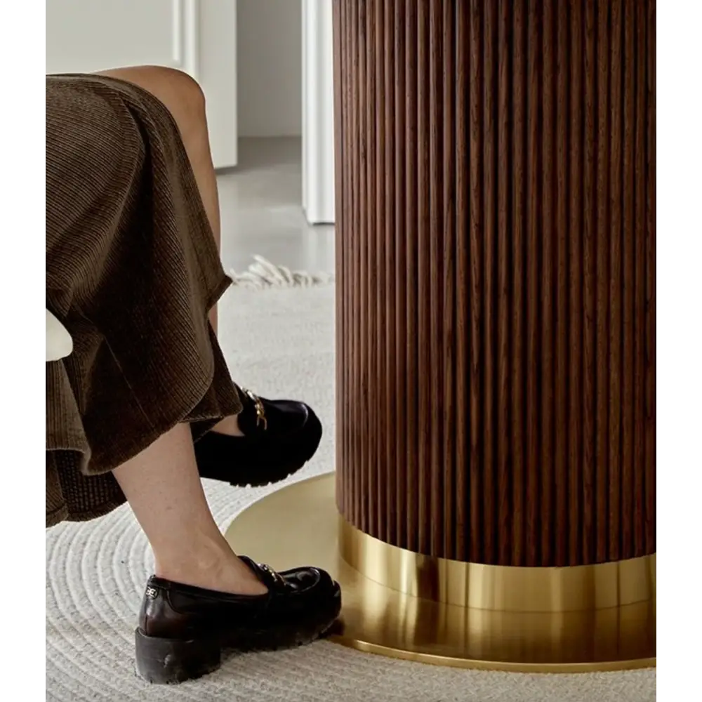 Bek Round Dining Table, Brown｜ DC Concept