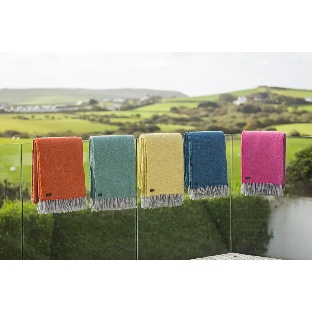 Boa Pure New Wool Throw - Pink - Throws & Blankets