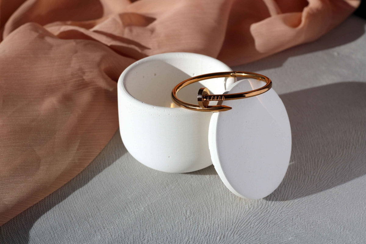 WHITE CONCRETE BIG JEWELLERY HOLDER, WHITE CONCRETE TEALIGHT HOLDER