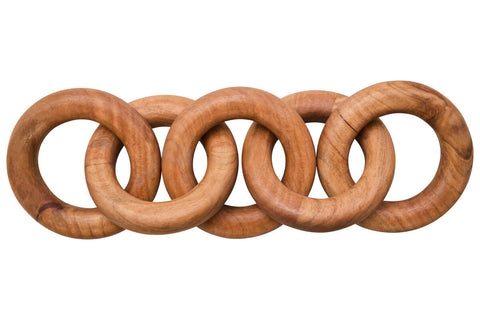 Five interlocking natural wooden rings with visible grain patterns in cato natural wooden 5 link chain decor
