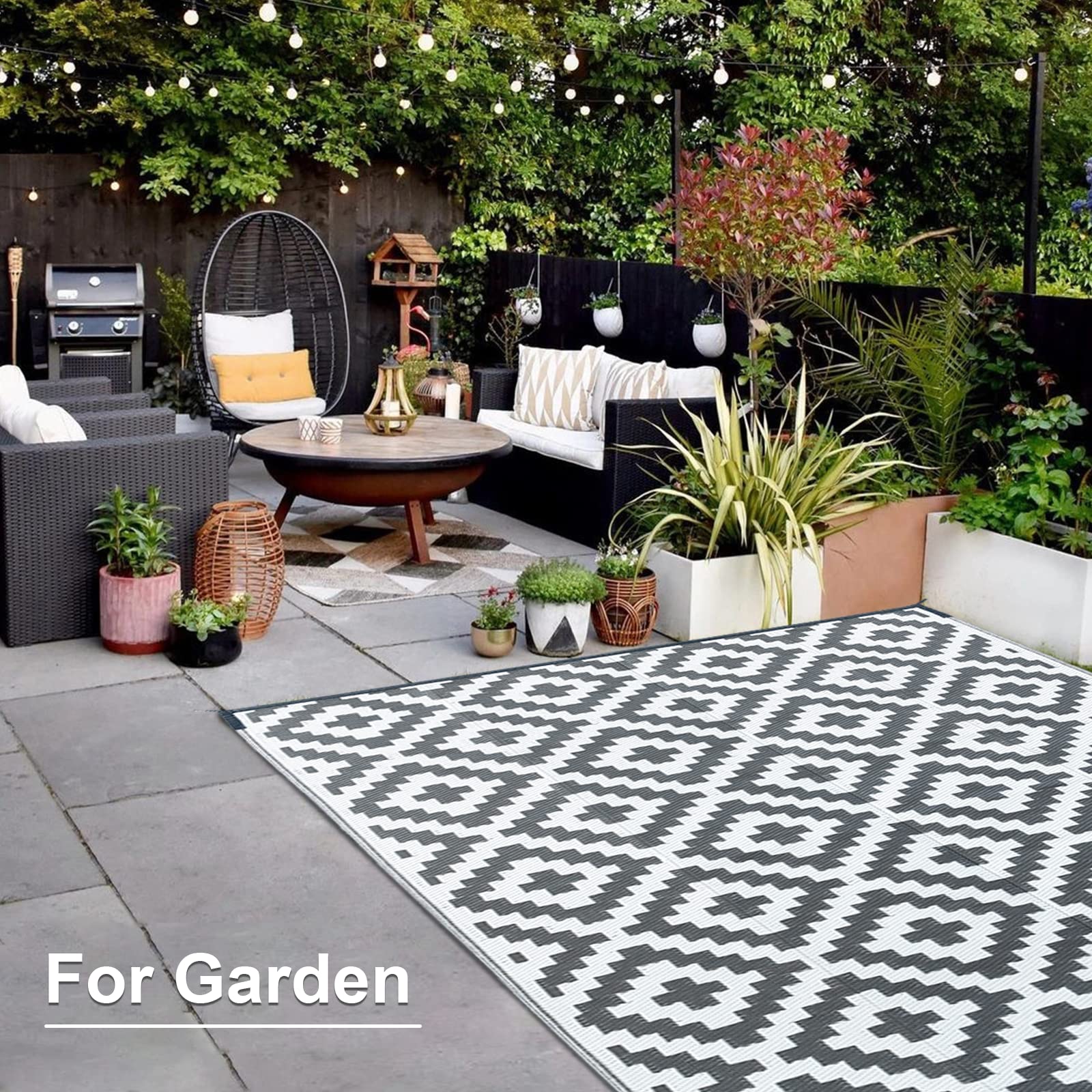 Black and white geometric patterned choshome outdoor rug waterproof lightweight for garden picnic beach bbq use