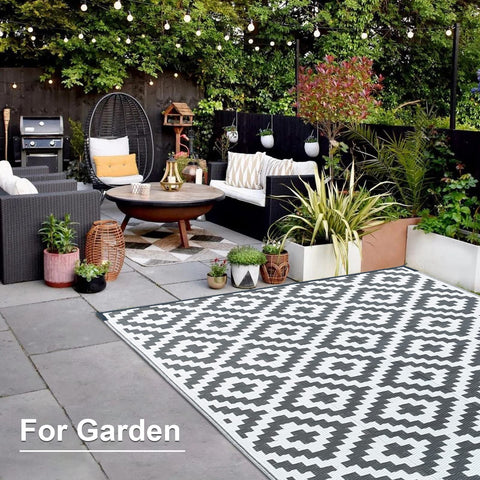 Black and white geometric patterned choshome outdoor rug waterproof lightweight for garden picnic beach bbq use