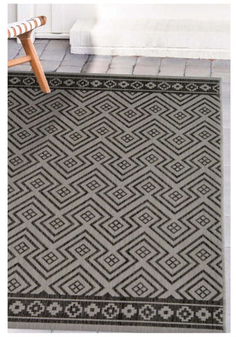 County geo grey indoor outdoor rug with gray and black geometric diamond pattern perfect for indoor outdoor use