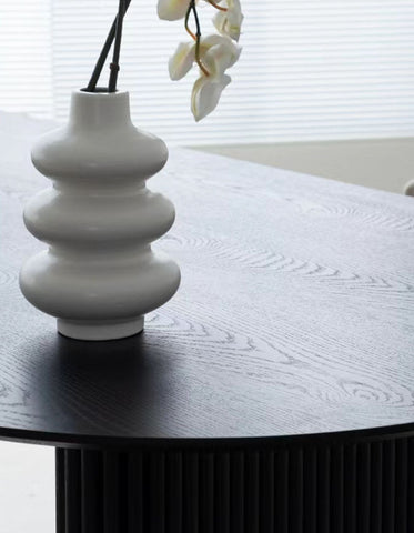 Ivar Oval Dining Table, Solid Wood｜ DC Concept
