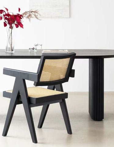 Ivar Oval Dining Table, Solid Wood｜ DC Concept
