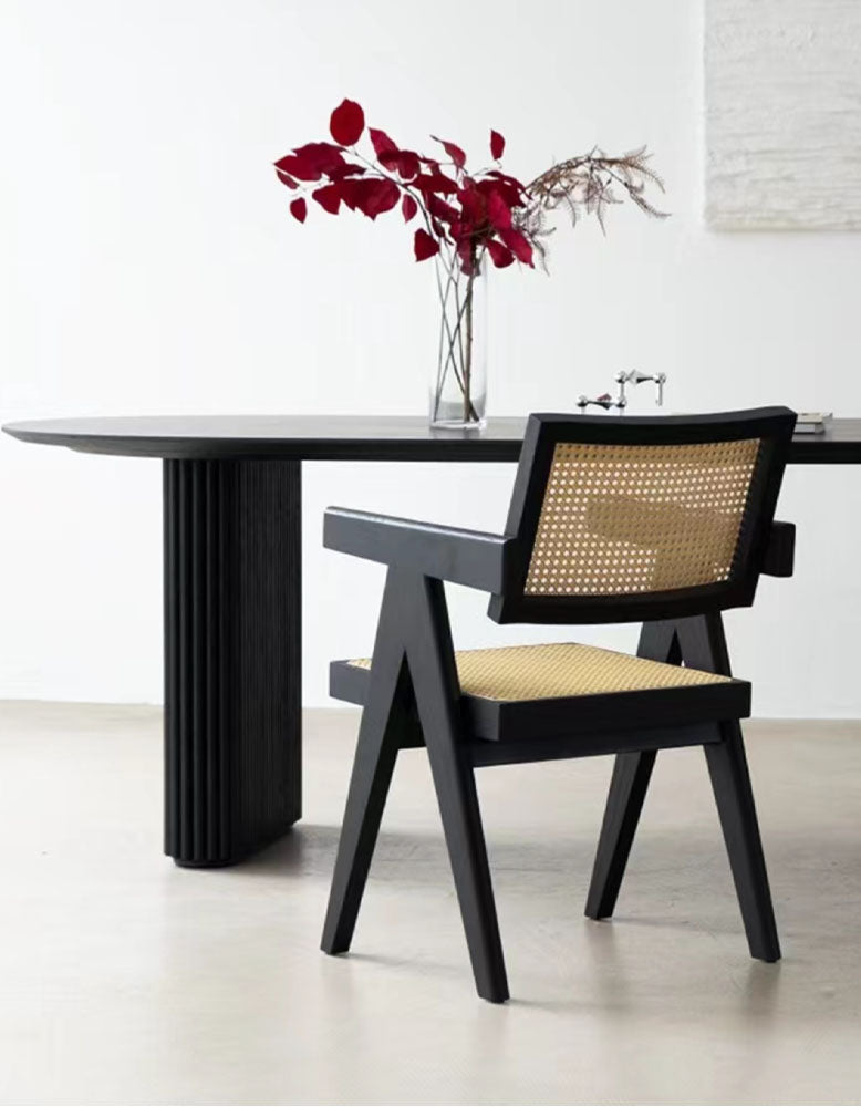 Ivar Oval Dining Table, Solid Wood｜ DC Concept