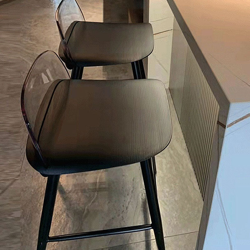 Yves Nordic Bar Stool, Woonden Leg