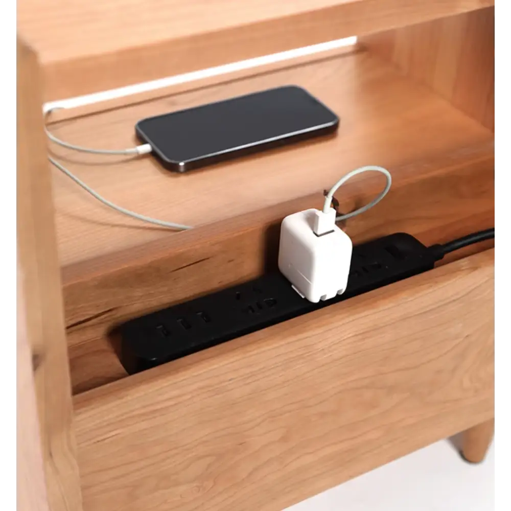 Devin Bedside Table, Solid Wood｜ DC Concept