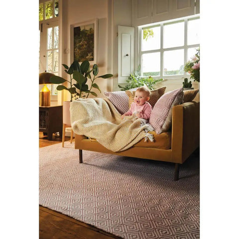 Diamond Coral Pink Hand-woven Rug - Rugs