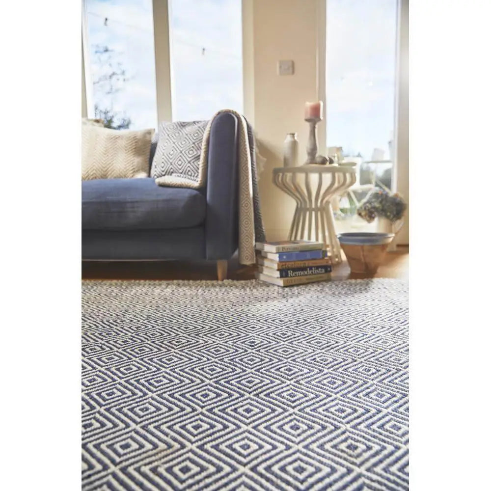 Diamond Navy Hand-woven Rug - Rugs