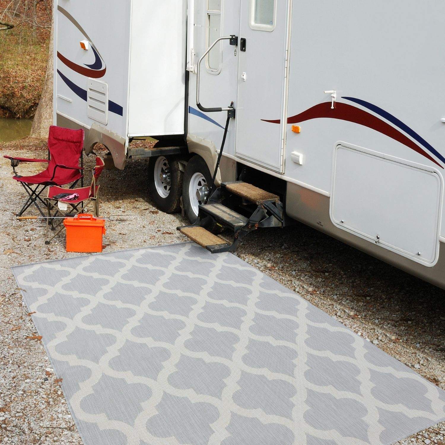Gray ecology outdoor rug with white geometric quatrefoil pattern perfect for outdoor spaces
