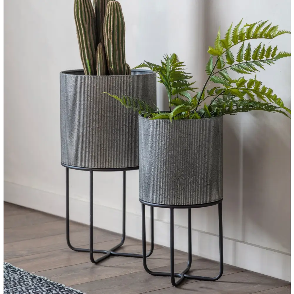 Eda Planter Set of 2 in Metal - planter