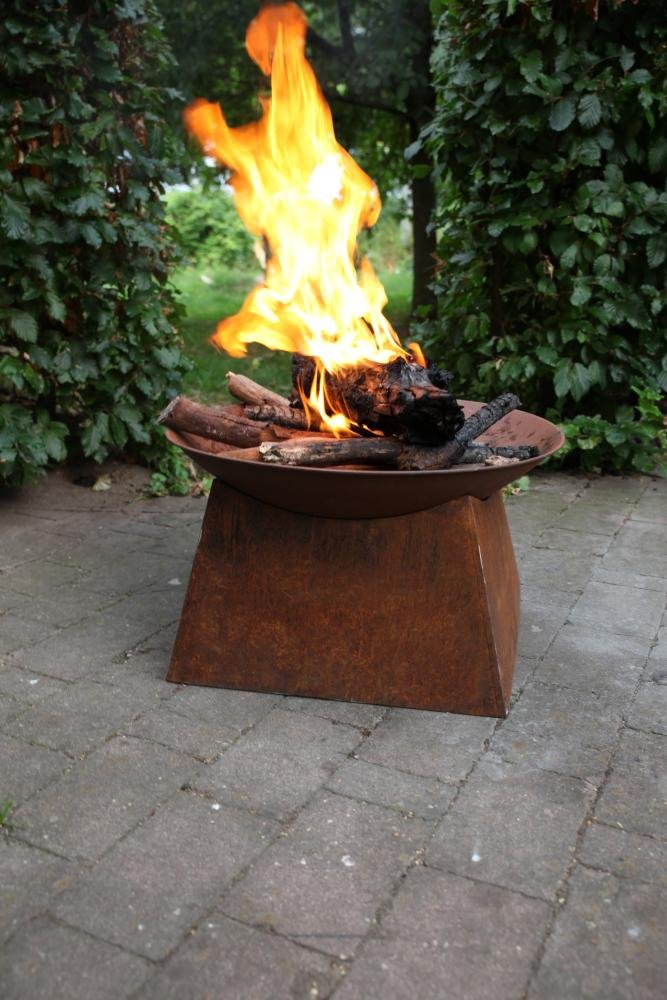 Rusty steel esschert design fire pit bowl with roaring flame white 13x22x22 inches perfect for outdoor use