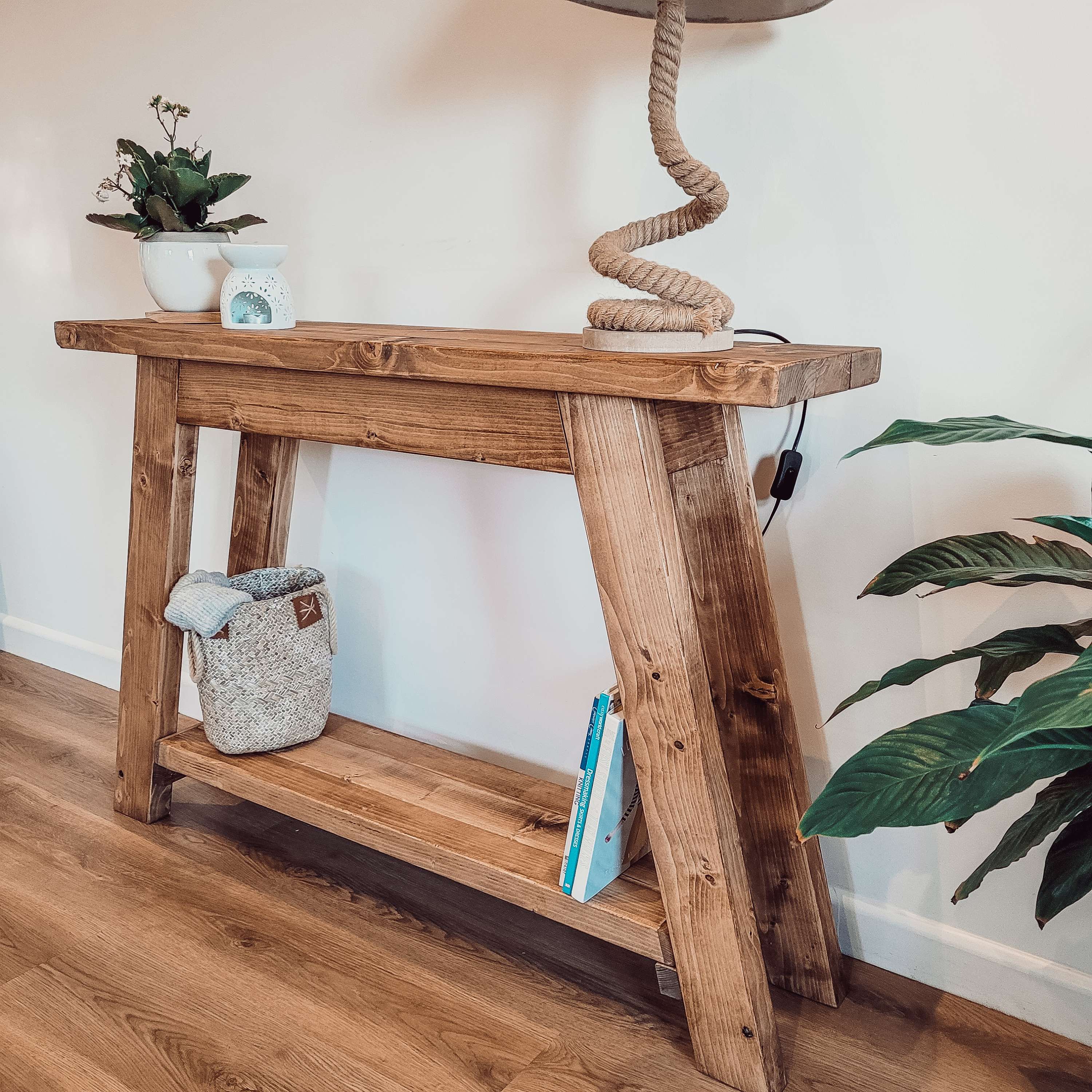 DASI Console Table With Shelf