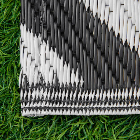 Outsunny 152 x 243 cm(5x 8ft) Outdoor Rug Reversible Mat Plastic Straw Rug Portable RV Camping Mat for Garden Deck Picnic Indoor, Black & White