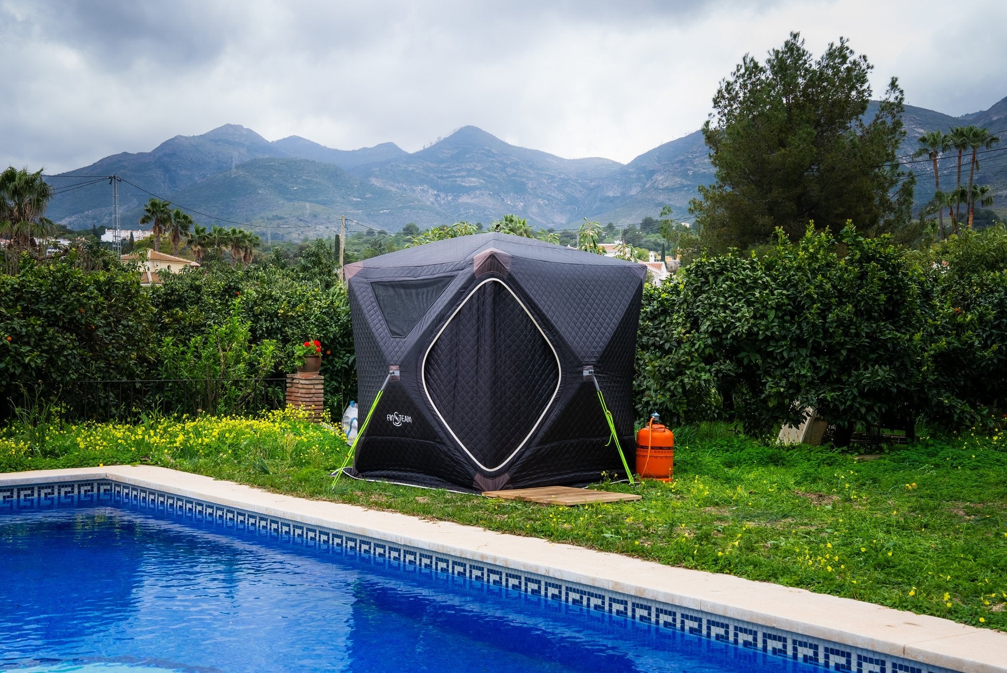 Premium Portable Sauna Tent — Pop-Up Gas Sauna, 2-4 Person, Connectable | FinSteam Fritid X