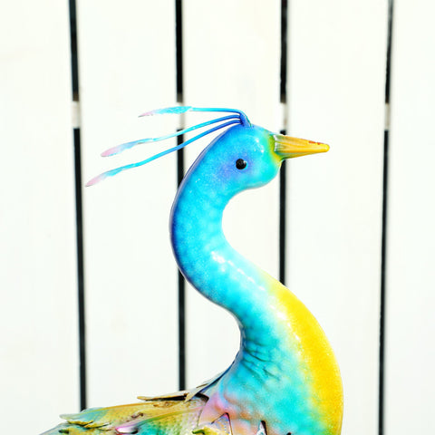 Outsunny Peacock Garden Statue, Standing Garden Ornament, Metal Garden Gift with Stakes for Patio Pond Landscape Decoration, Multi-Colour