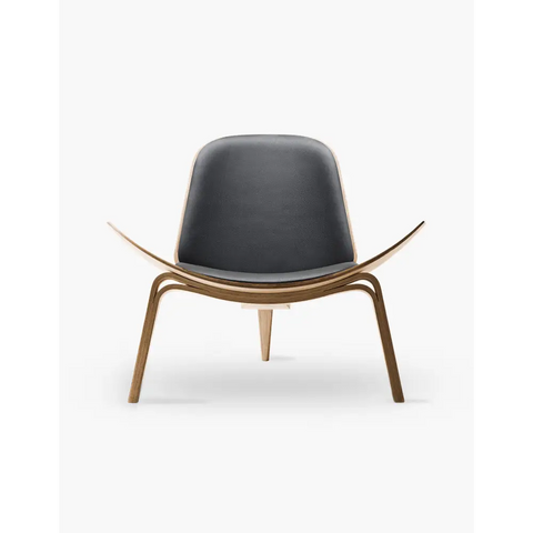 Hans Wegner CH07 Shell Chair, Black & Walnut｜ DC Concept