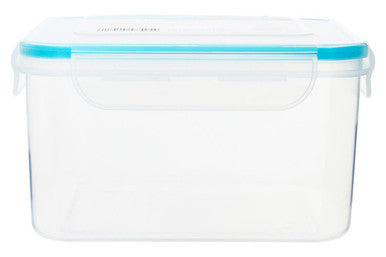 Clear plastic square food container with blue airtight lid and handle from herrela 4pc food containers set