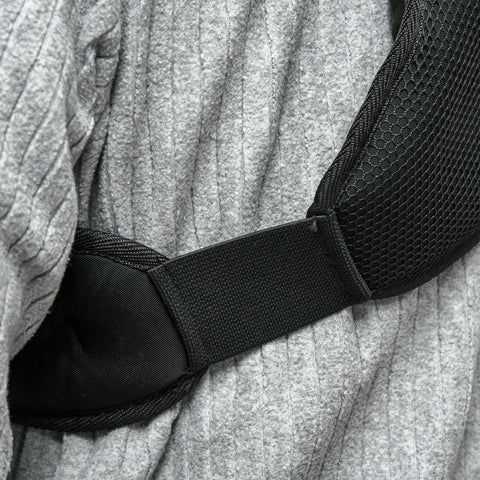 Black mesh and elastic strap detail on gray ribbed fabric in homcom running weight vest with oxford fabric material