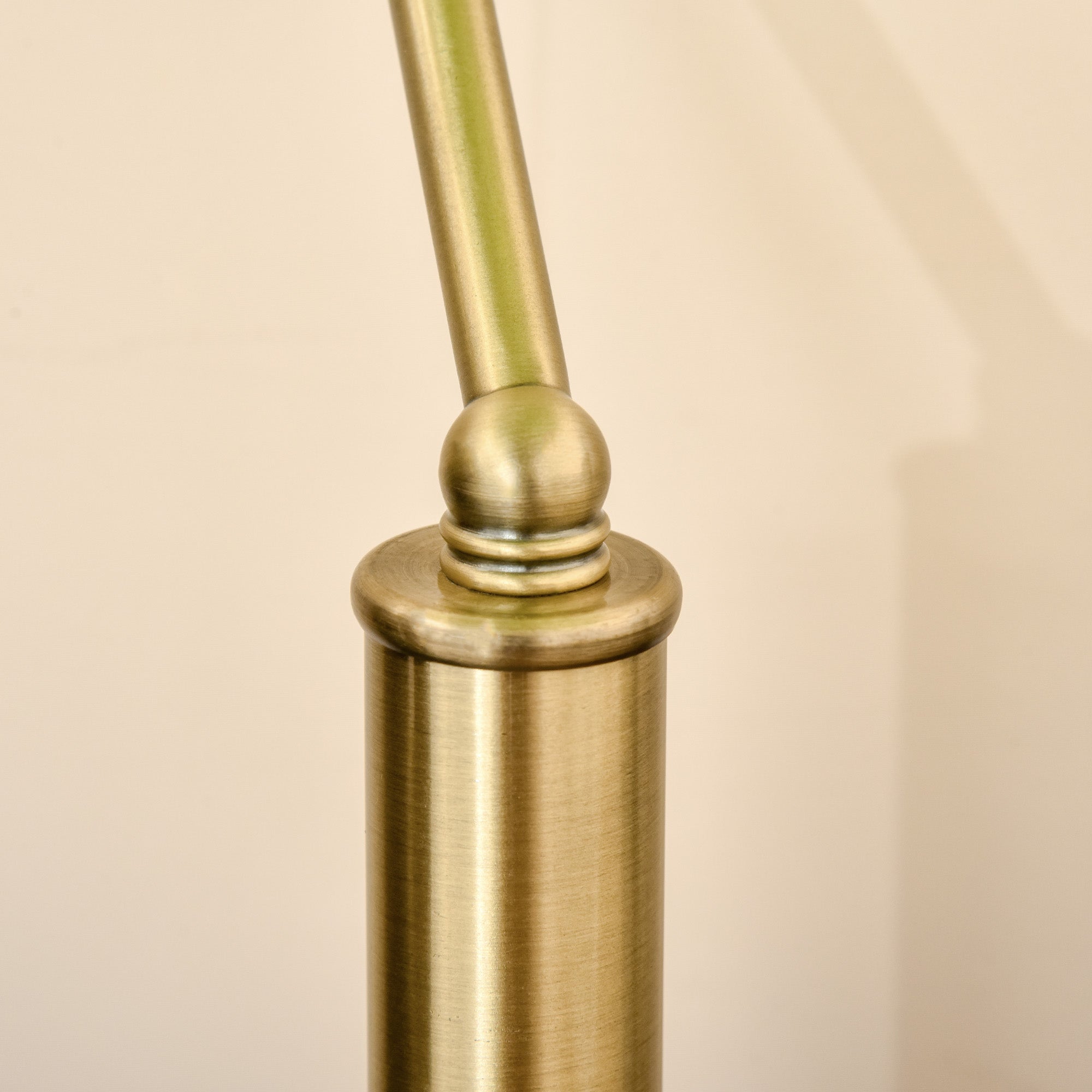 Homcom bankers desk lamp with antique brass tone finish base and green glass shade for home office use
