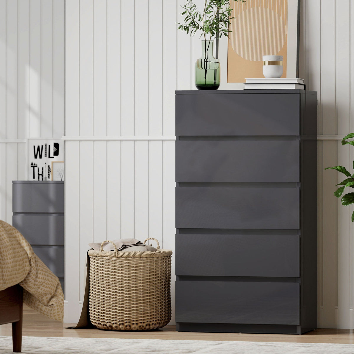 Modern matte gray homcom chest with five drawers and handle-less design for sleek bedroom storage