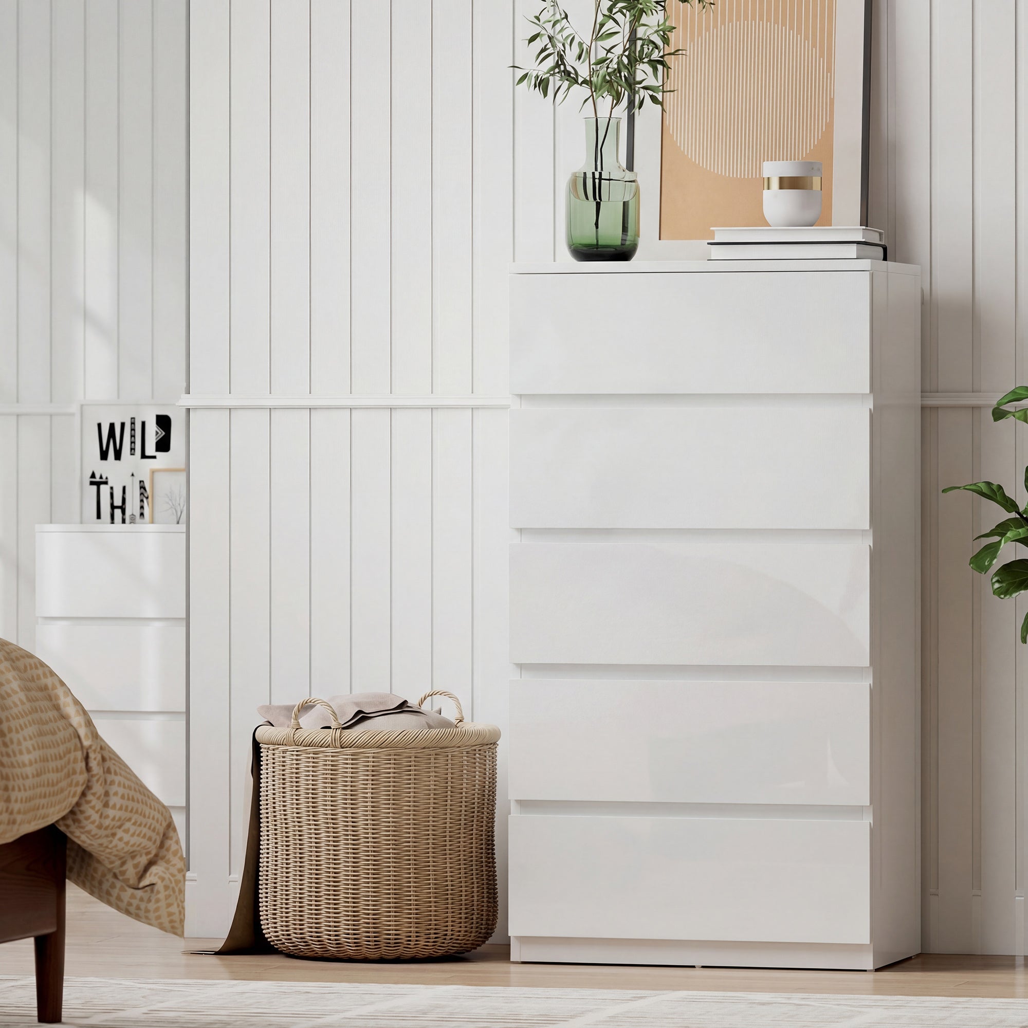 White high-gloss homcom chest with five drawers and handle-less design for modern bedroom storage