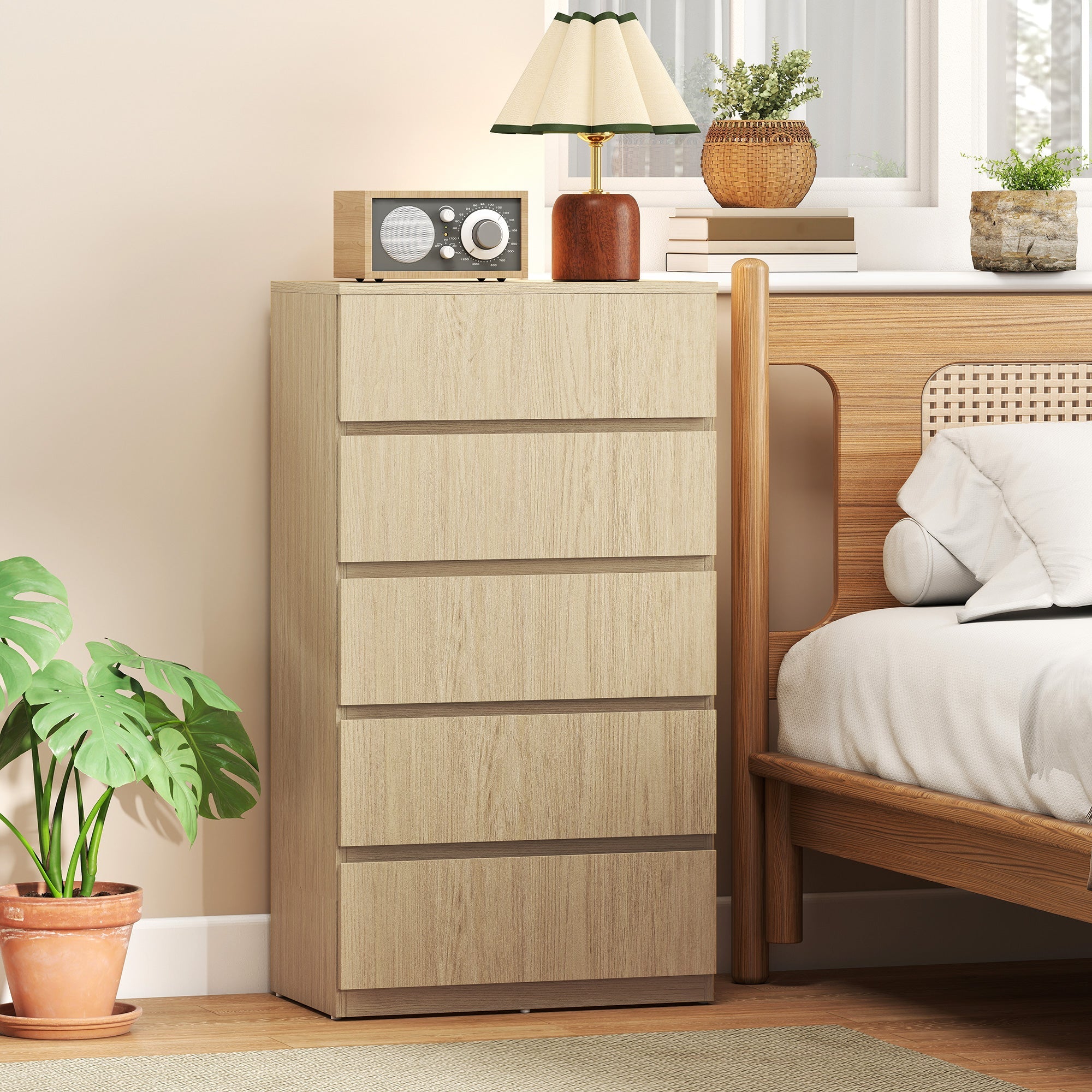 Beige wood-grain homcom chest with five drawers and handle-less design for modern bedroom storage