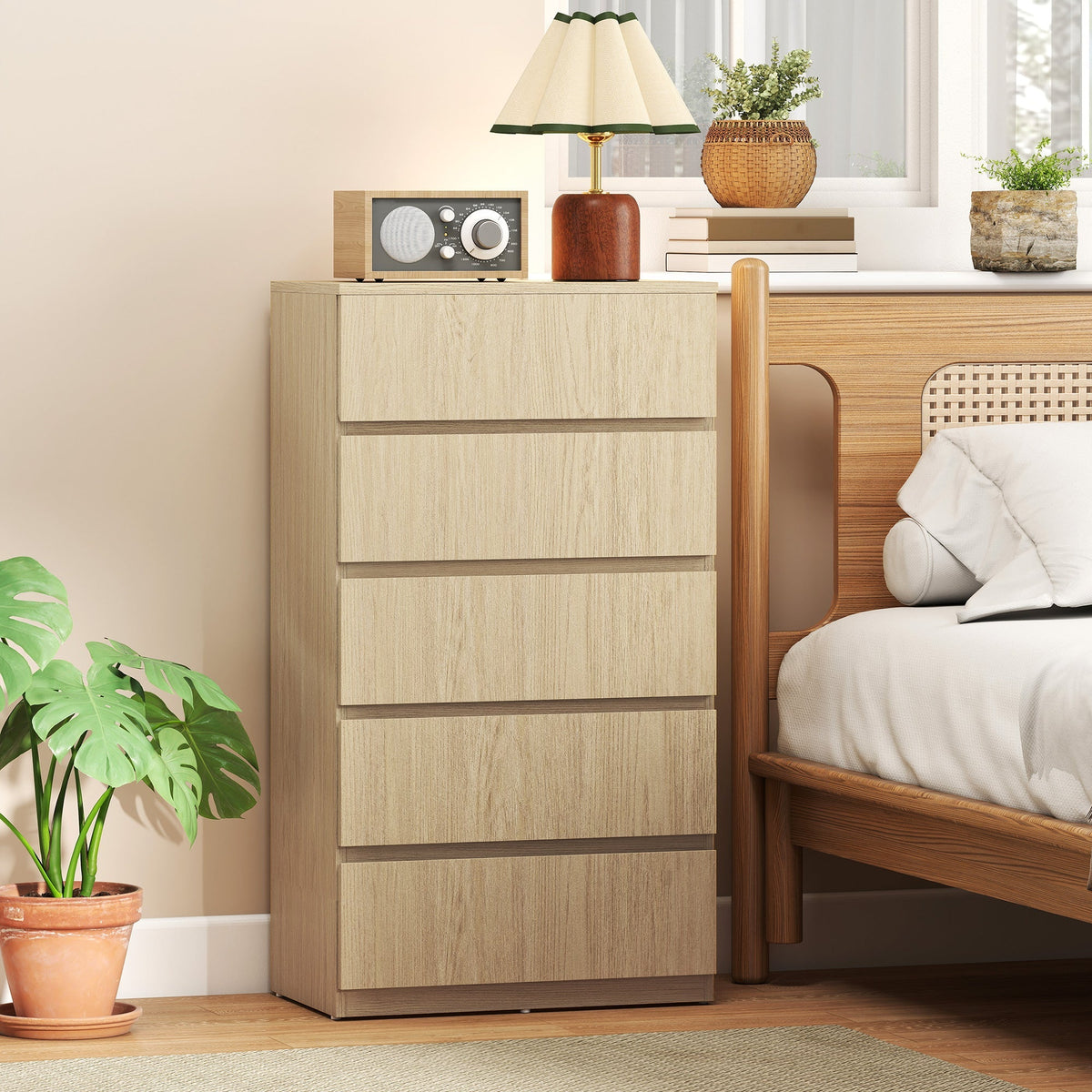 Beige wood-grain homcom chest with five drawers and handle-less design for modern bedroom storage