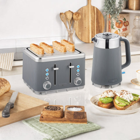 Gray four slice toaster with silver accents and blue illuminated buttons featuring 7 browning levels in HOMCOM toaster set with strix thermostat