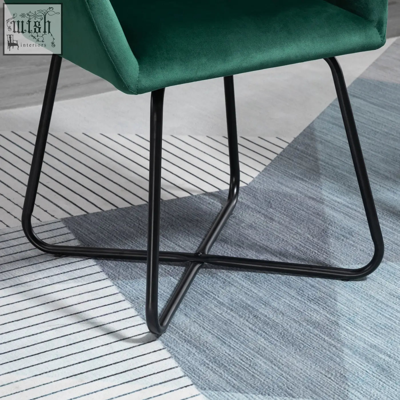 Emerald green velvet-feel upholstery accent chair with sleek black metal base for modern living room by homcom