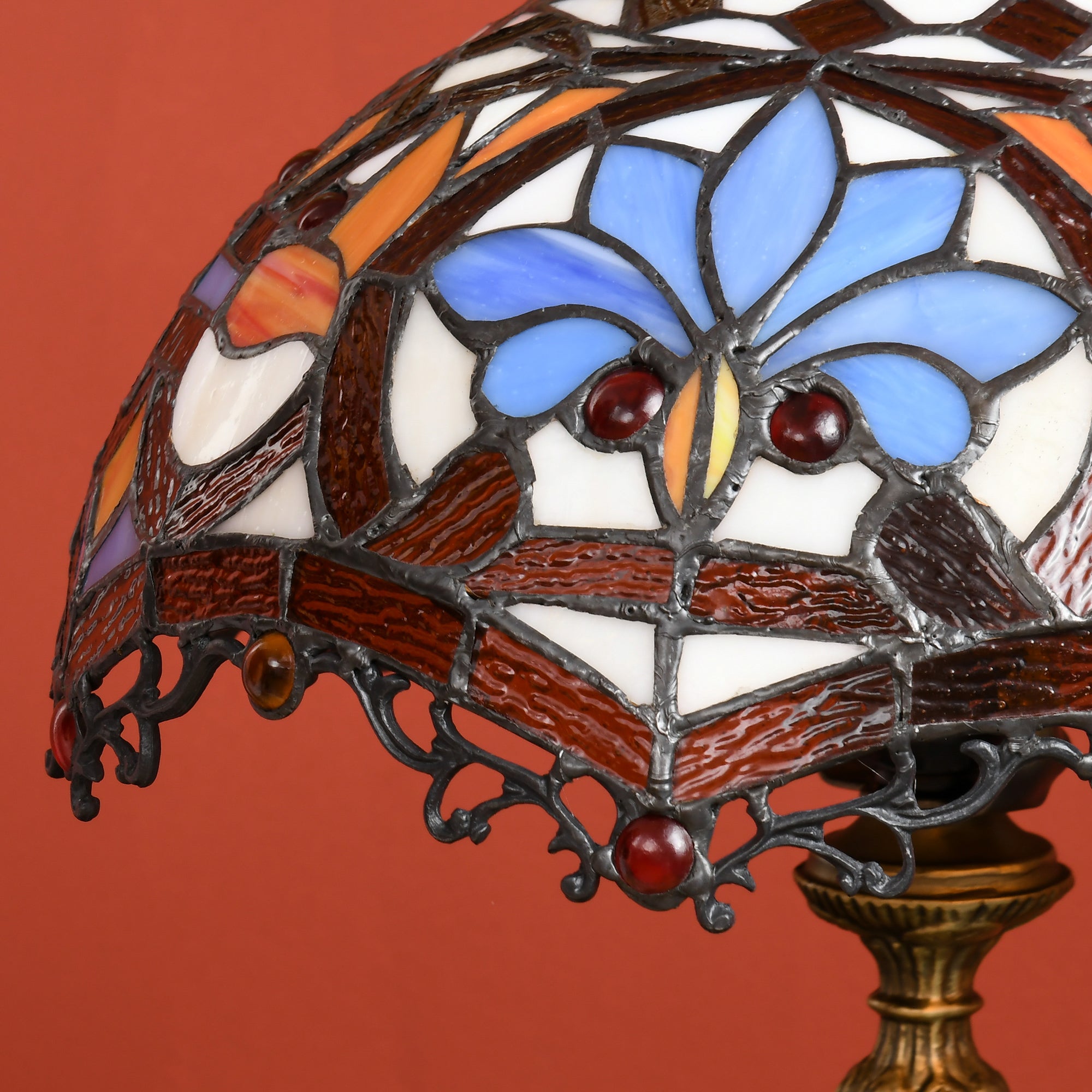 HOMCOM Stained Glass Table Lamp, Handcrafted Artisan Collectible, Suitable for Living Room and Bedside, Multi-Coloured, \'d0\'a431 x 48Hcm, Zinc Alloy.