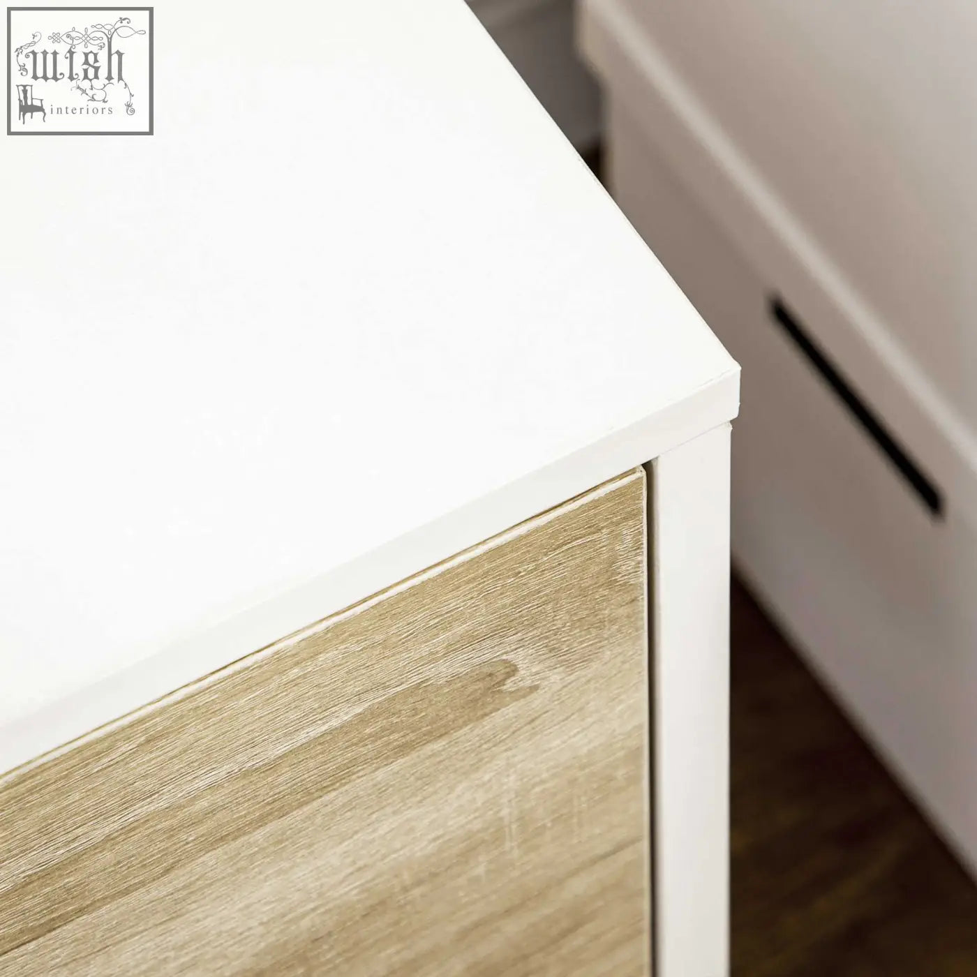 White and light wood-grain homcom tv unit with wooden legs and storage cabinets for living room or bedroom use