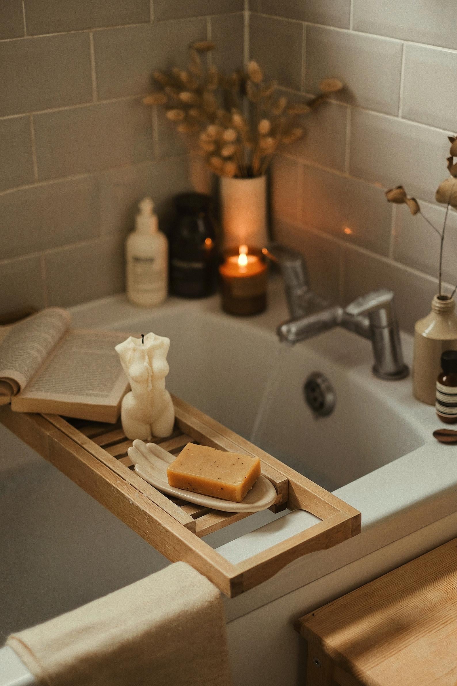 Scented Venus Body Candle White