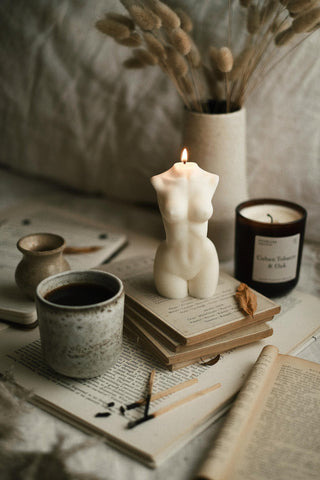 Scented Venus Body Candle White