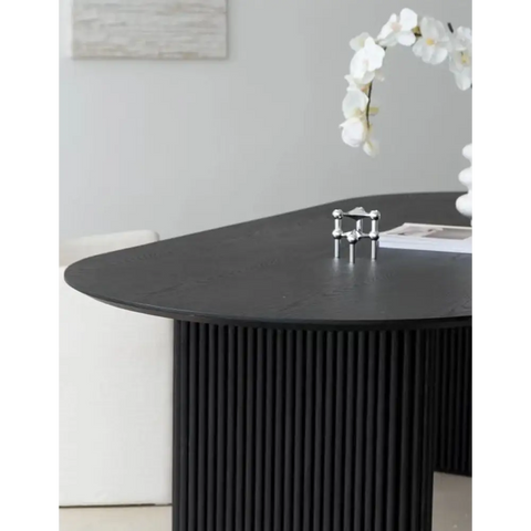 Ivar Oval Dining Table, Solid Wood｜ DC Concept