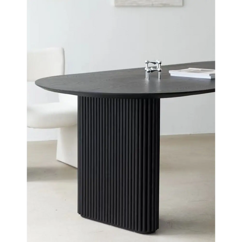 Ivar Oval Dining Table, Solid Wood｜ DC Concept