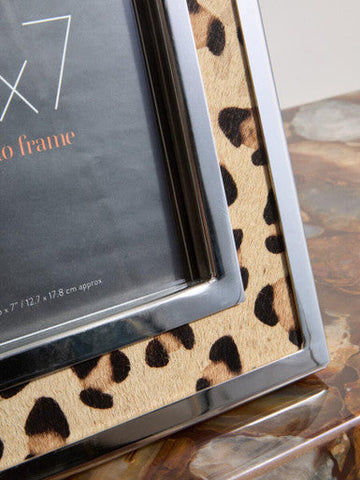 Silver-framed kensington townhouse 5 x 7 photo frame with leopard design faux fur interior for stylish decor